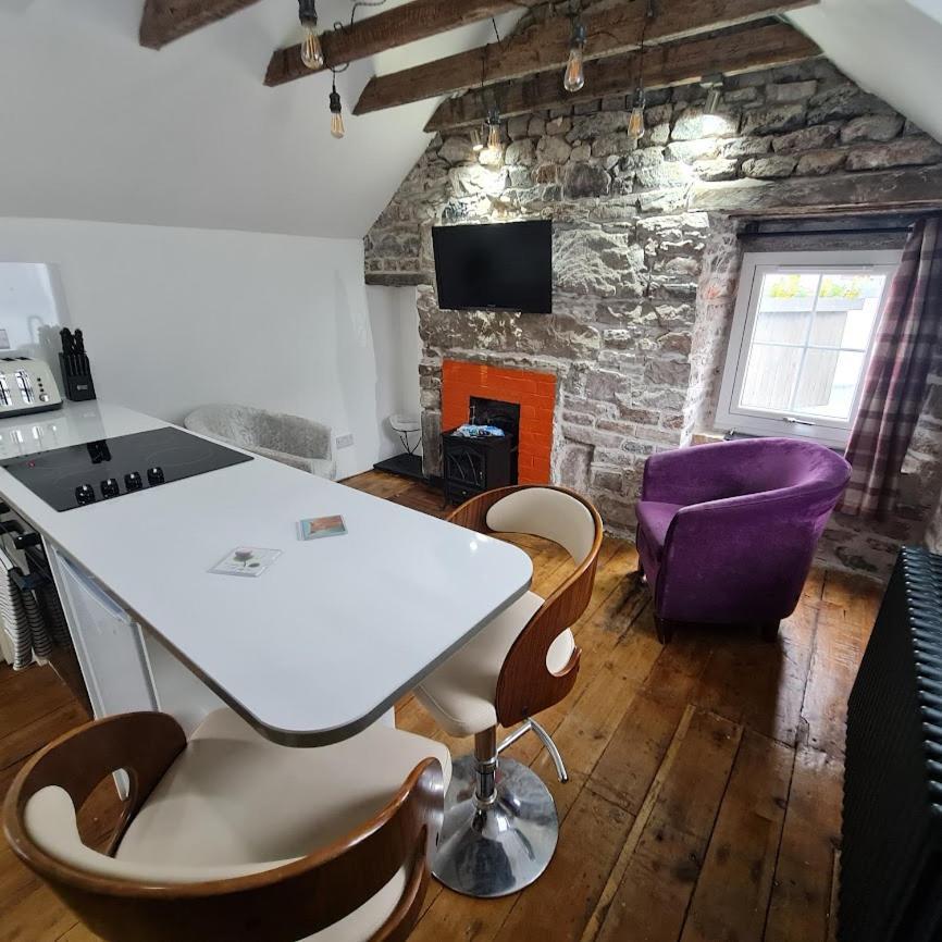 Ness City Cottage - Attic Apartment Inverness Esterno foto